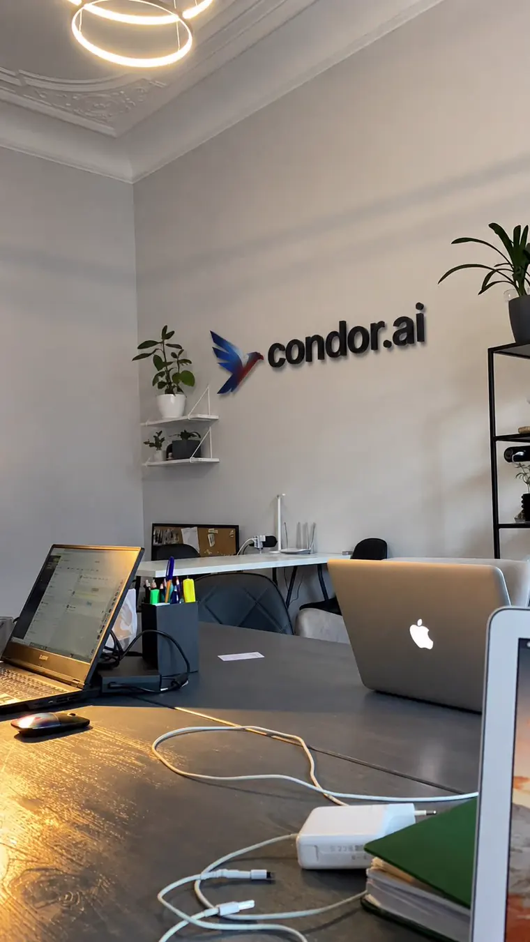 Oficina de condor.ai en Santiago